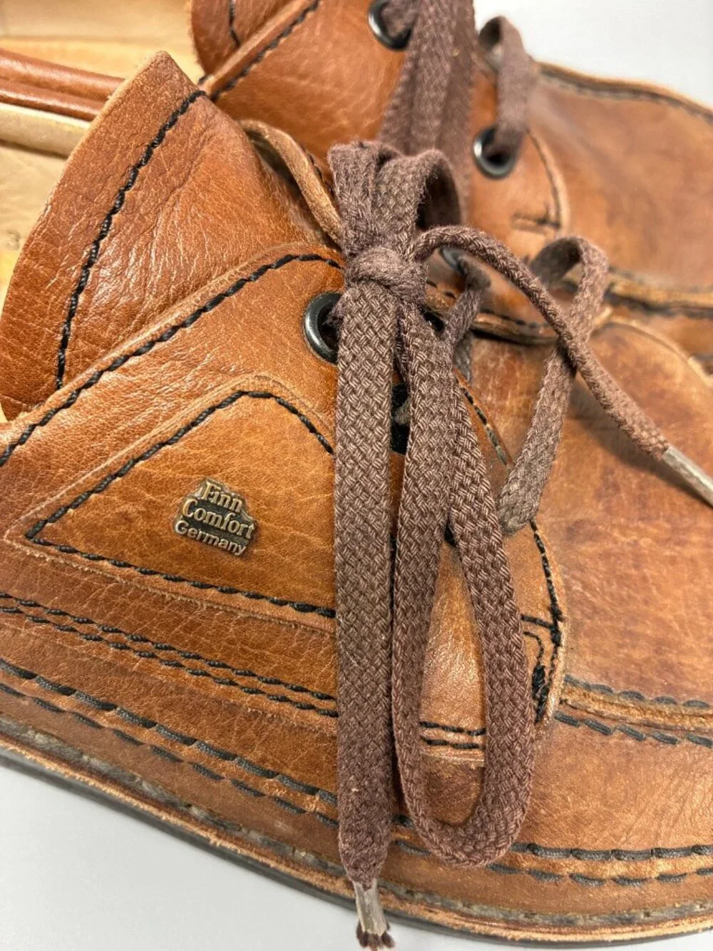 Finn Comfort Germany  brown leather lace-up shoes